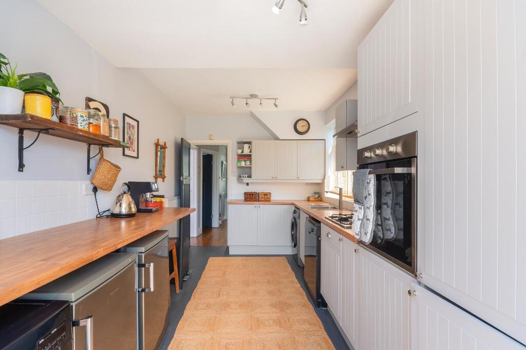 4S4RKE - Kitchen B.jpg