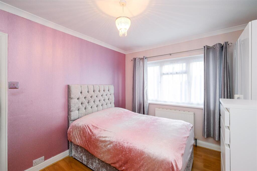 bed 3.jpg