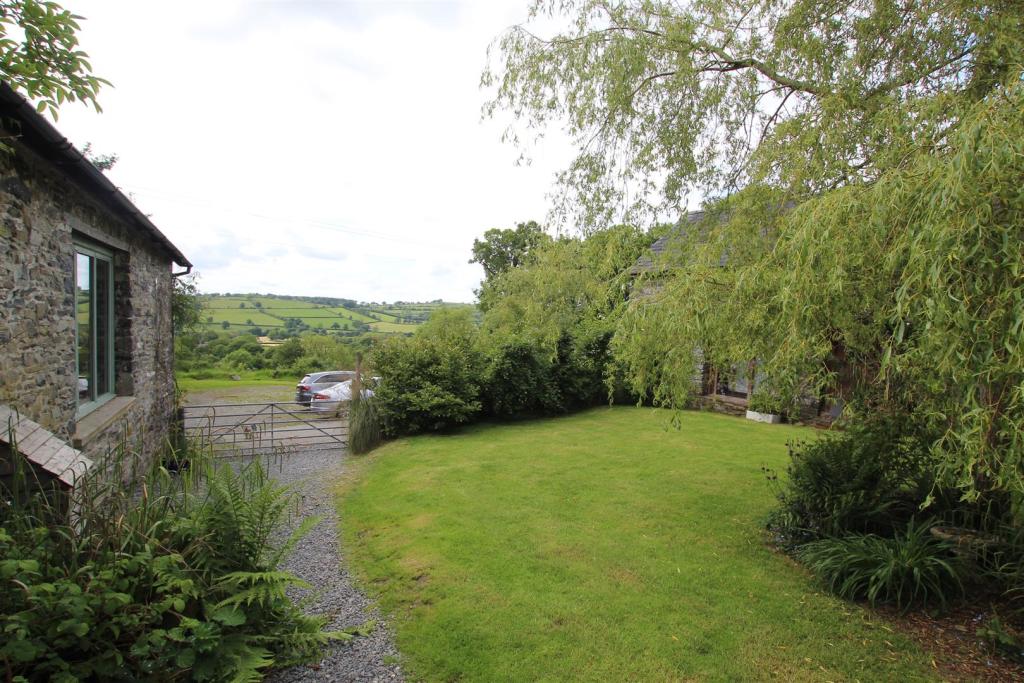 cottage garden.JPG