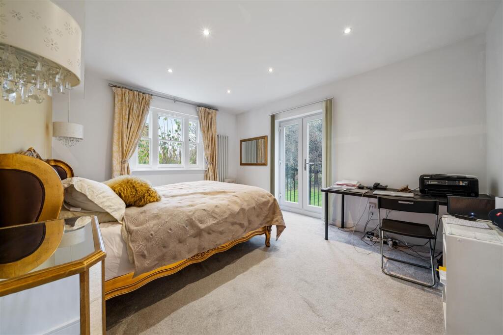 Flat 3, 98 Maida Vale W9 1PS-No Watermark-10.jpg