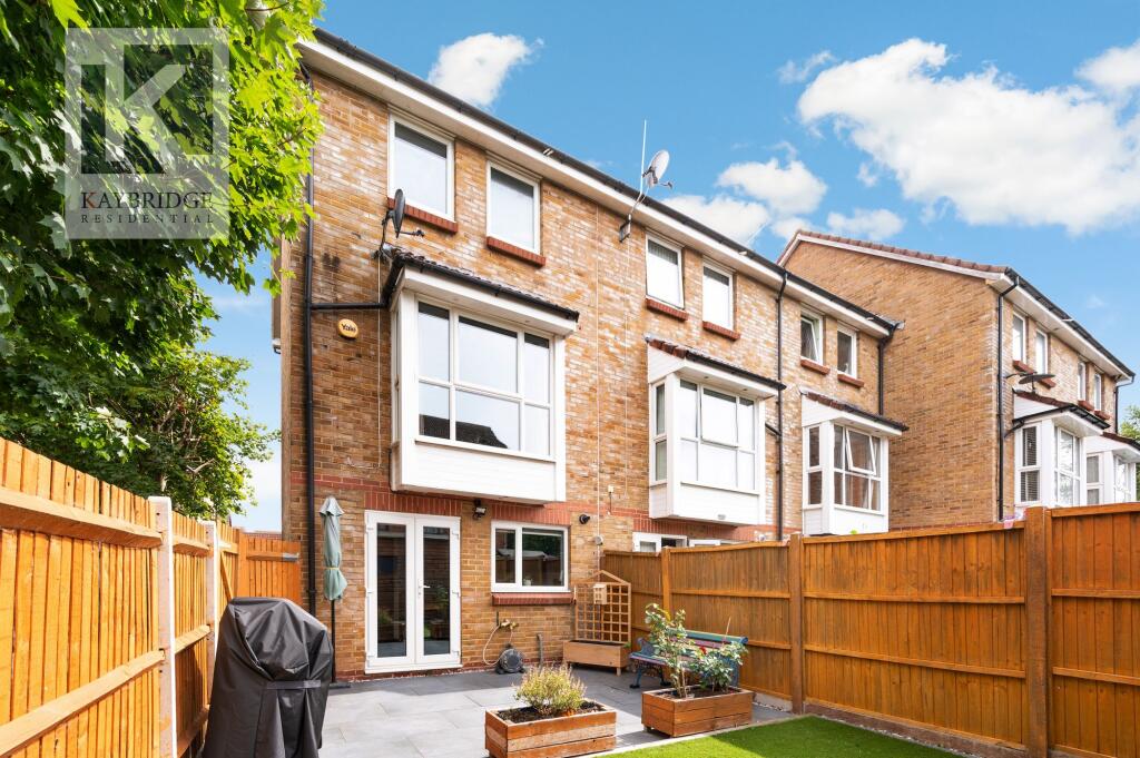 Farriers Road, Epsom - KT17 1LP