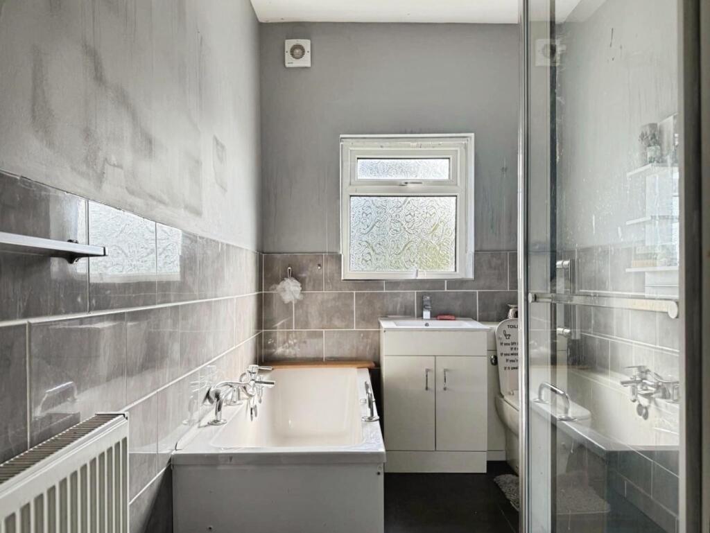 2fc3055f--454C-978B-39AC3F297A2C-89461-00001C916EC