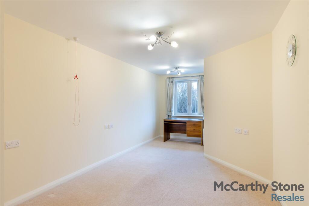 8635871-interior11.jpg