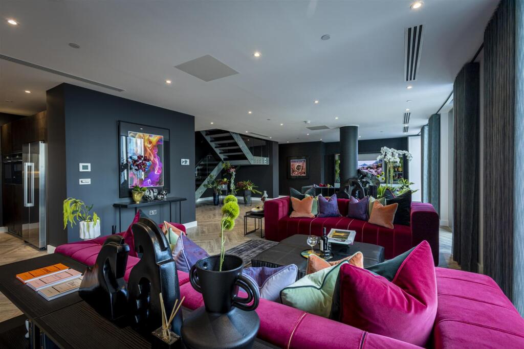Living_Room_35.jpg
