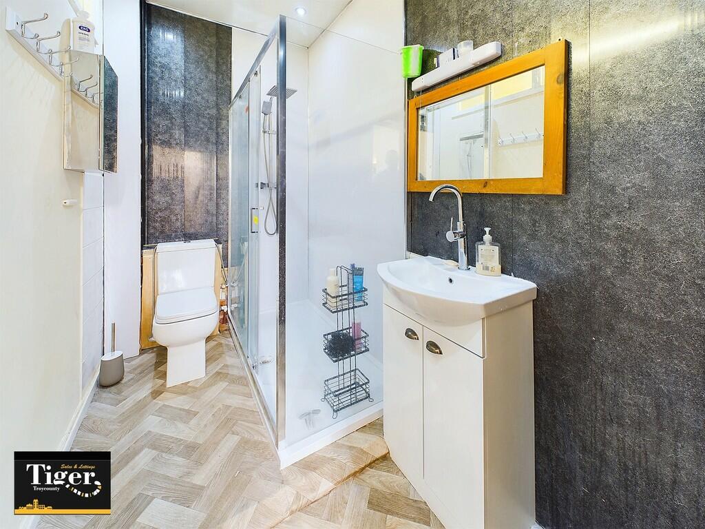 CAM02176G0-PR0416...