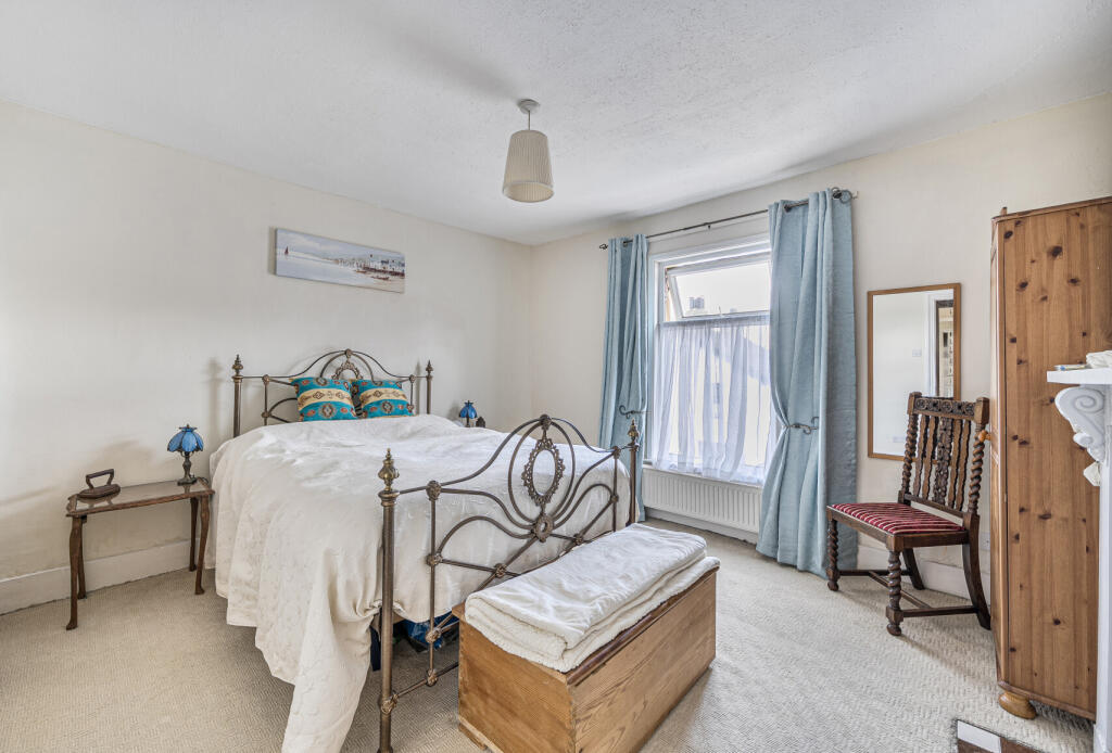 1345578-4-68b6bf5...