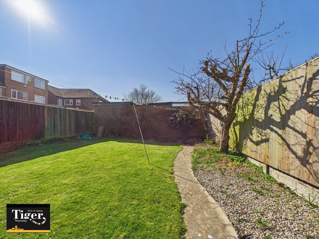 CAM02176G0-PR0523...