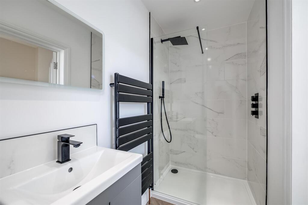 En Suite Shower Room