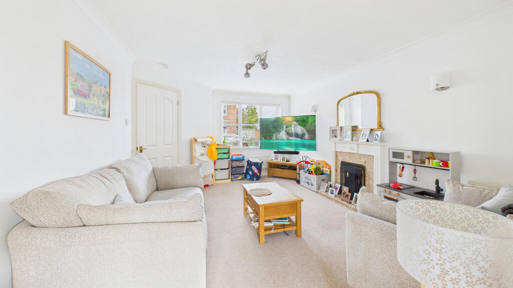 CAM04968G0-PR0075-STILL008