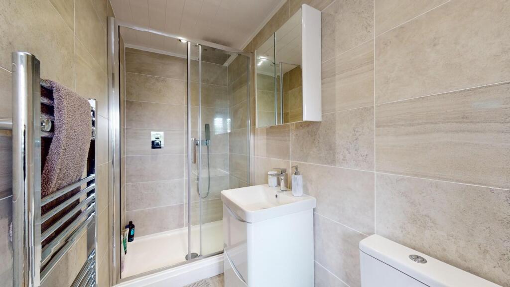 EN SUITE