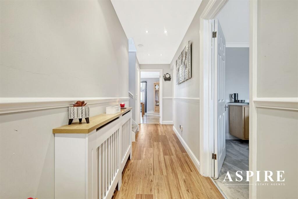 Ground Floor W/c