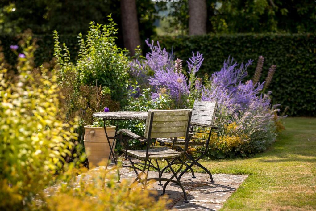 35 - Rockstowes Hill - GL11 5AF - Web.jpg