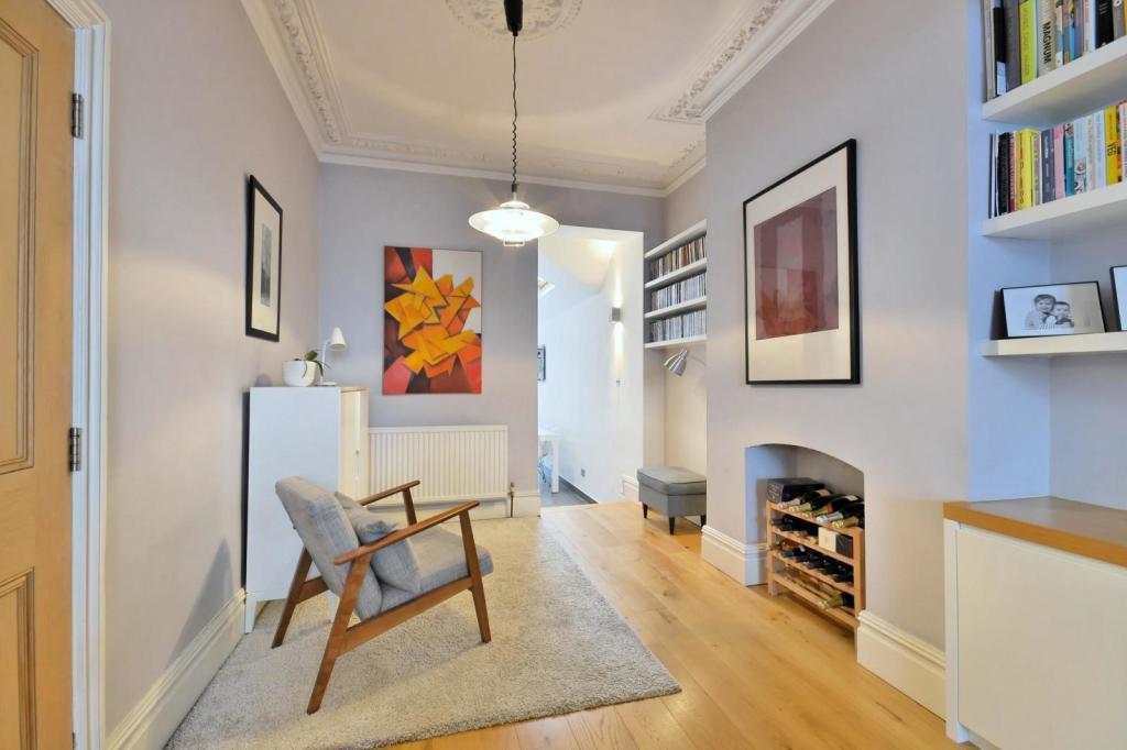 28'7 Double Reception Room