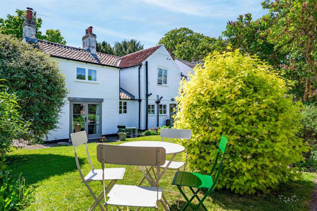 The White House-7.jpg