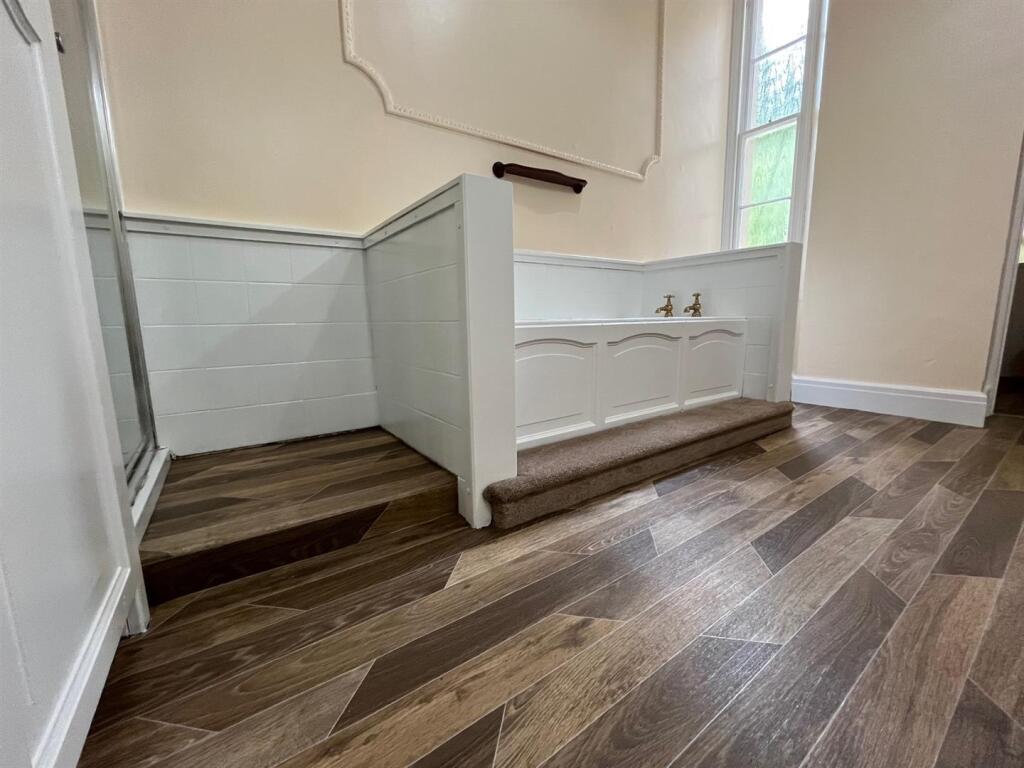 Bathroom New.jpg