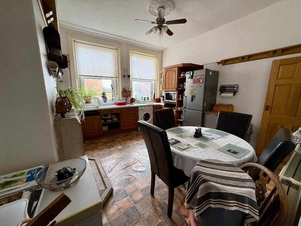 Kitchen / Dining