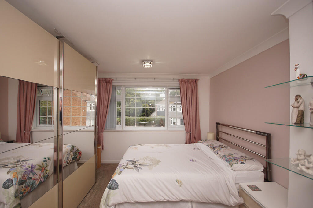 Highworth Crescent, Yate