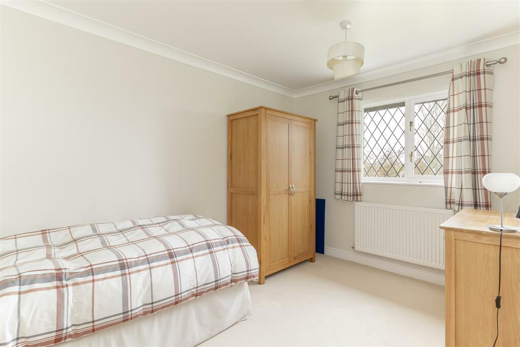 Bedroom 5.jpg