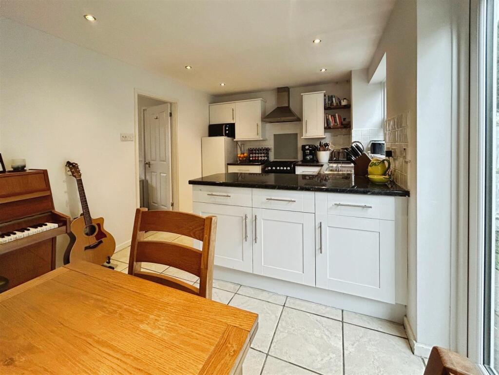 952235f2-E-4FC7-BAA2-C8CFBC1994BD-7334-000005063D2