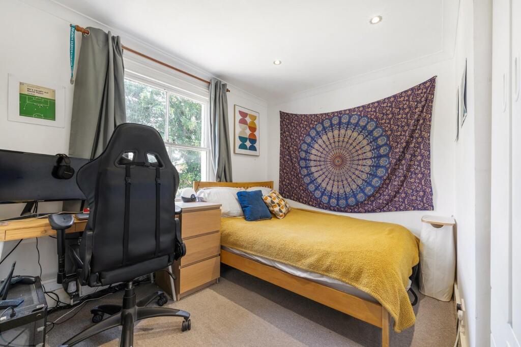 Bedroom 5.JPG