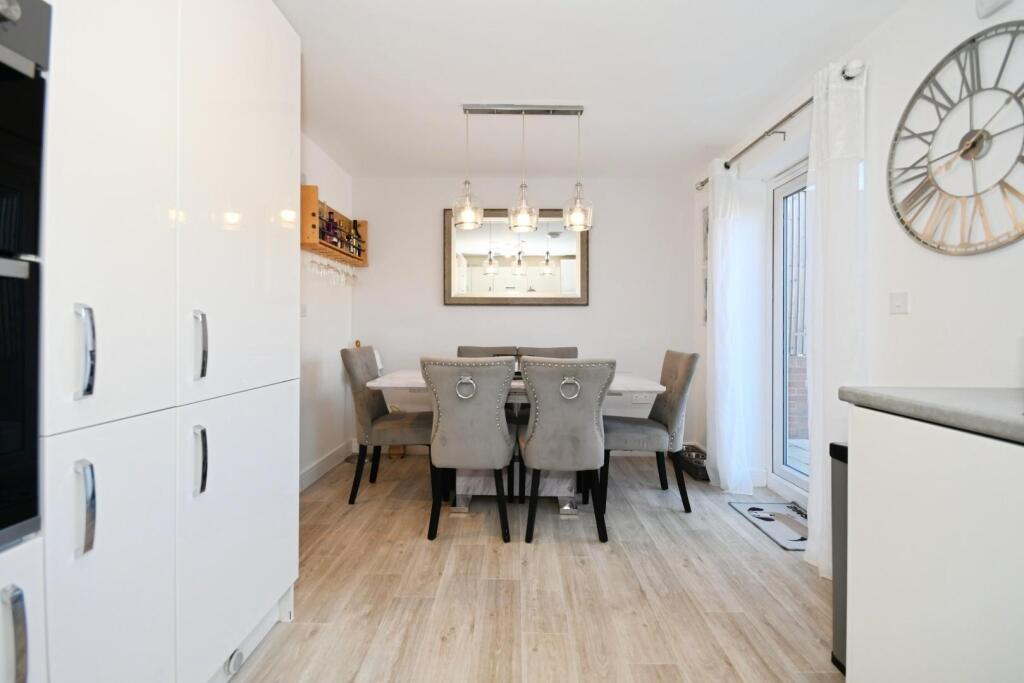 KITCHEN DINER 04.jpg