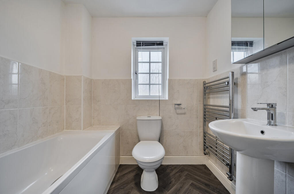 1359153-9-68d6994...