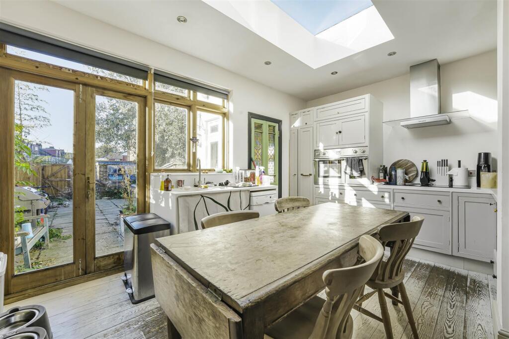 Kitchen &amp; Dining