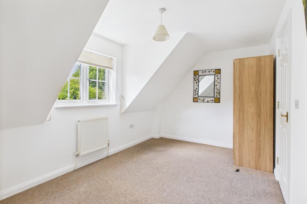 CAM04671G0-PR0070-STILL021