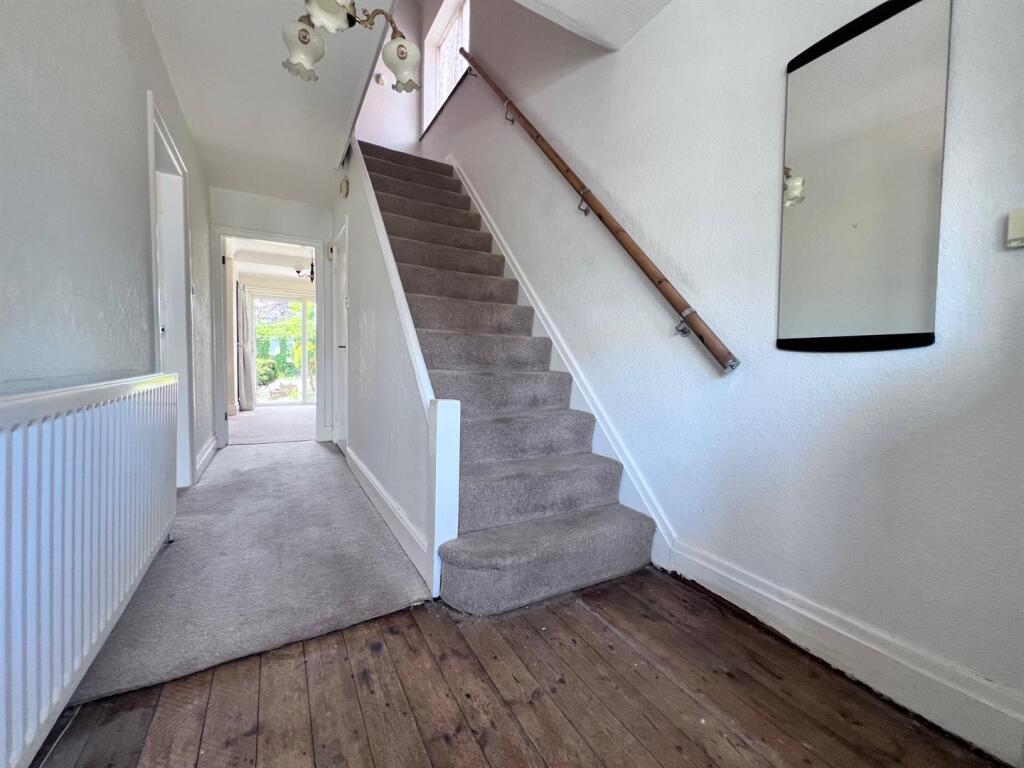 Entrance Hallway.jpg