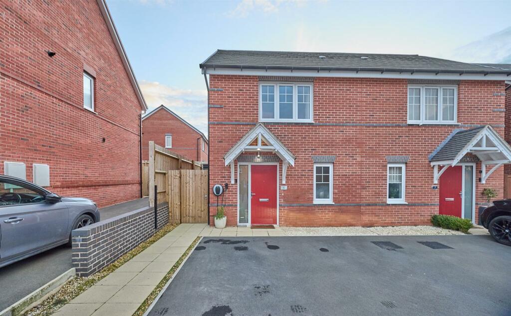 Henry Collins Close  13.jpg