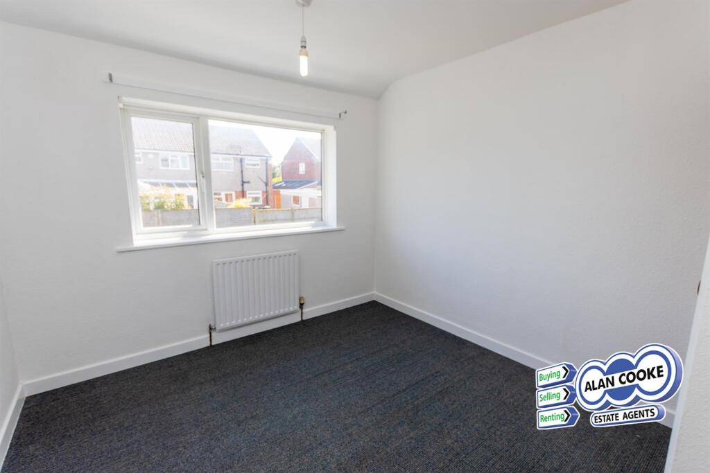 BEDROOM 2