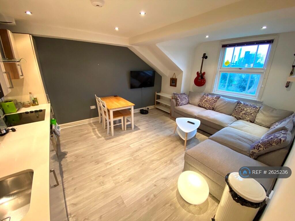 Open Plan Living/Kitchen/Dining