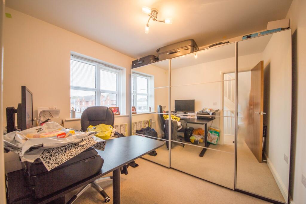 BEDROOM 2