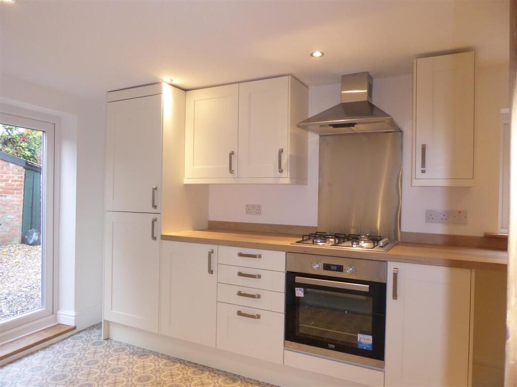 KITCHEN/BREAKFAST ROOM