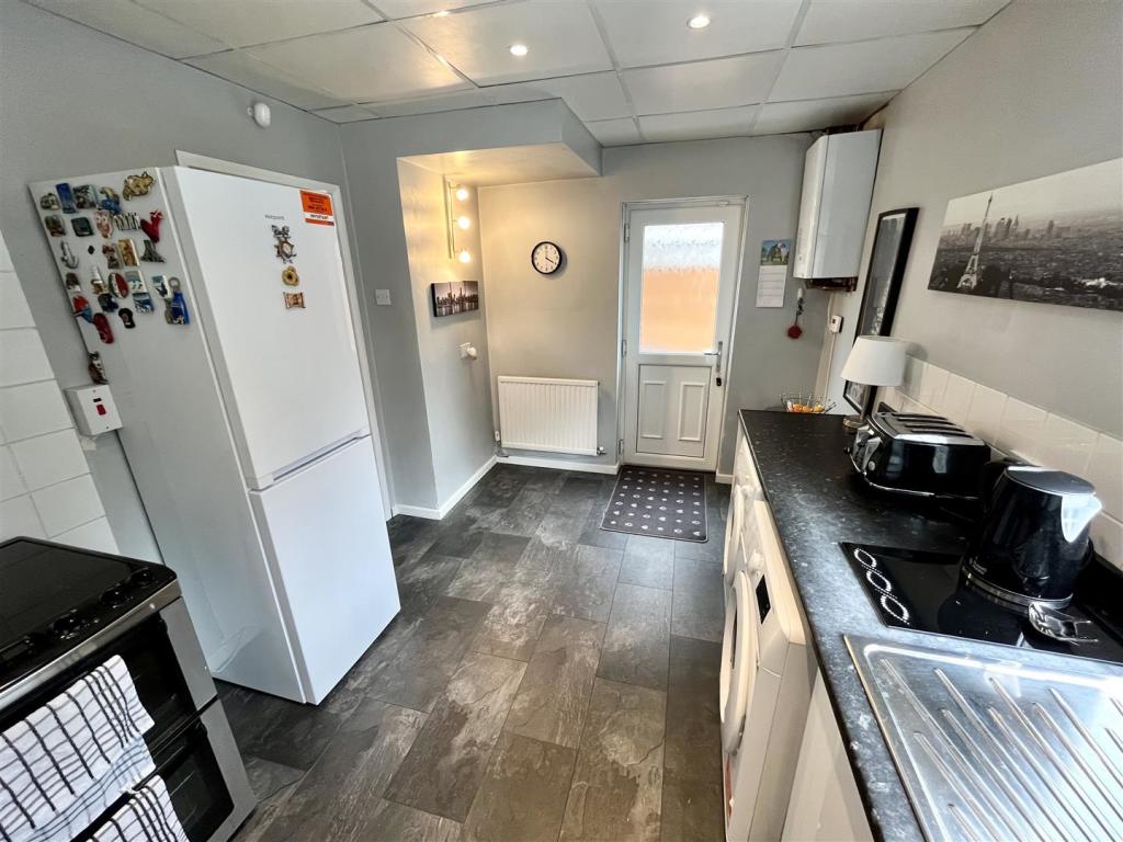 Kitchen Aspect 2.jpg