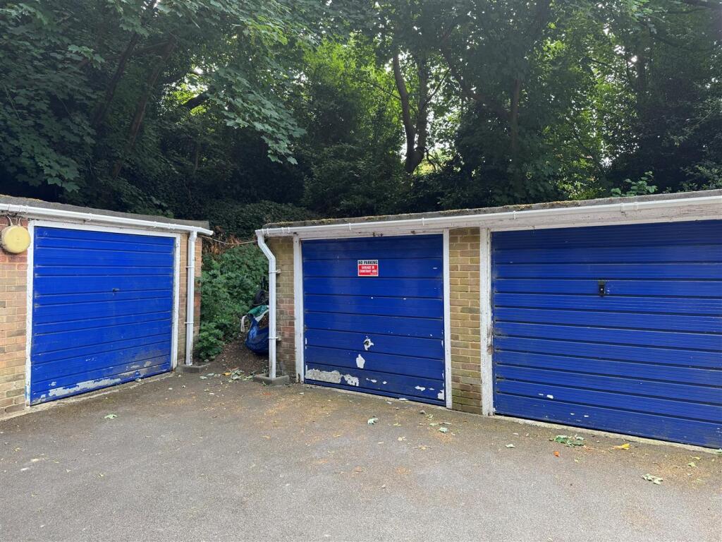 garage.jpg
