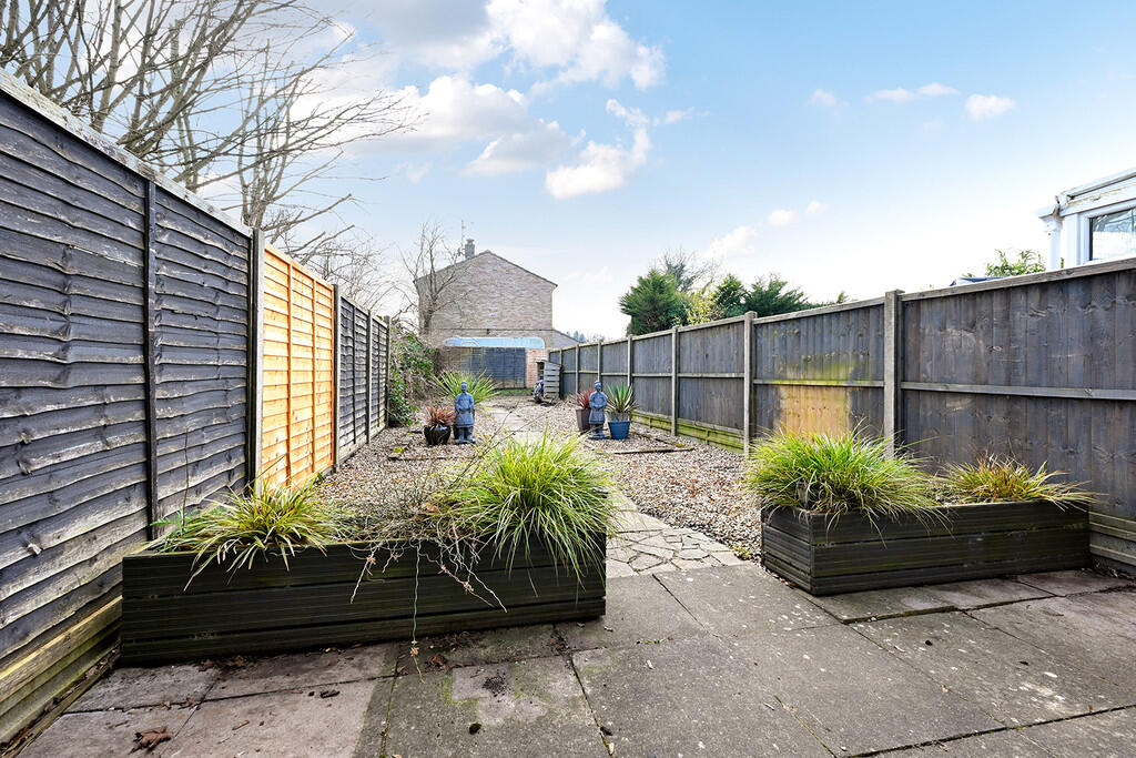 2 Selwyn Drive (6...