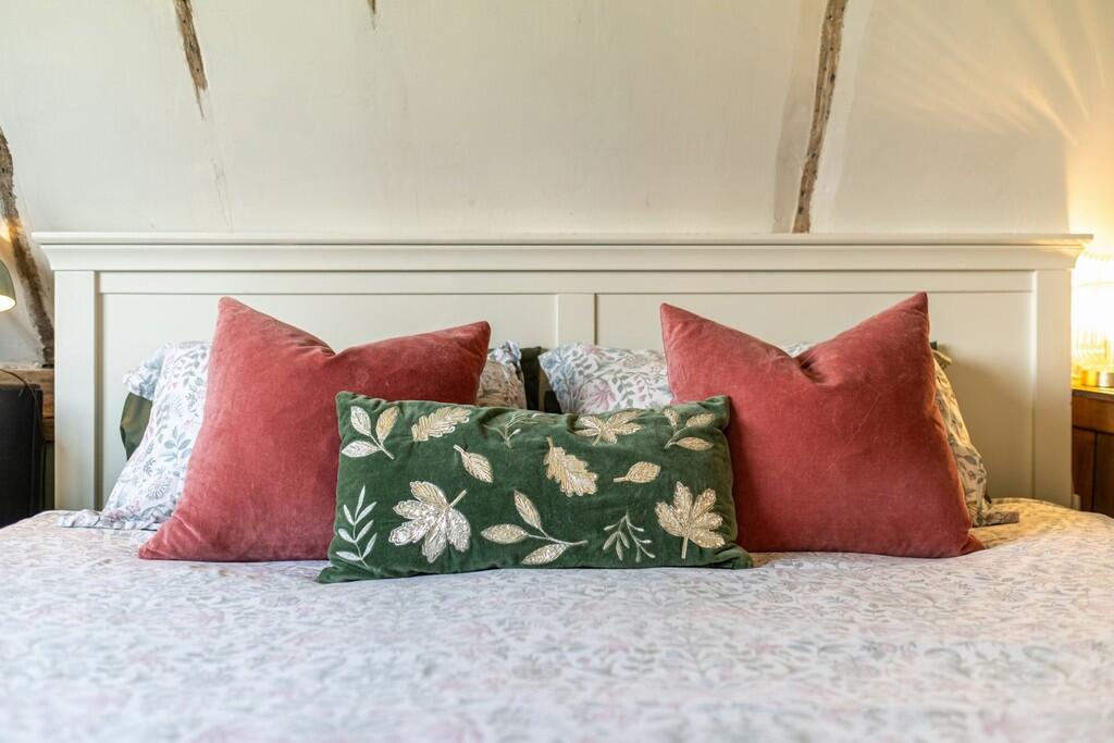 1440px-Halfboys-3...