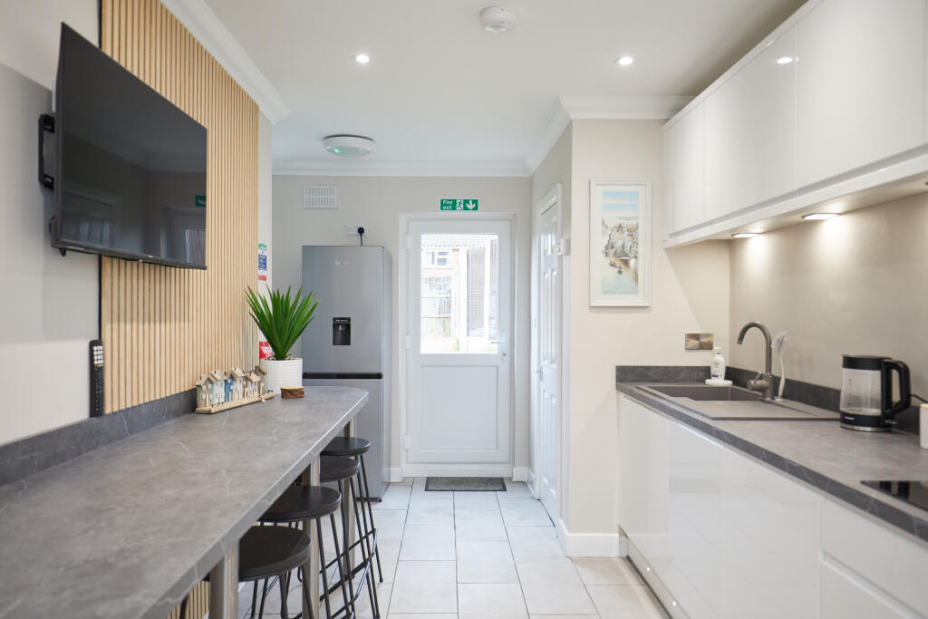 2 Barnesdale Road 3