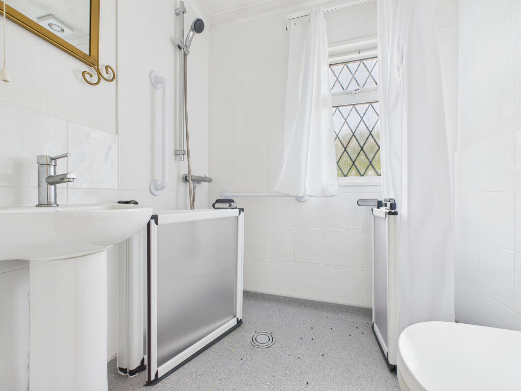 CAM02909G0-PR0470-STILL006