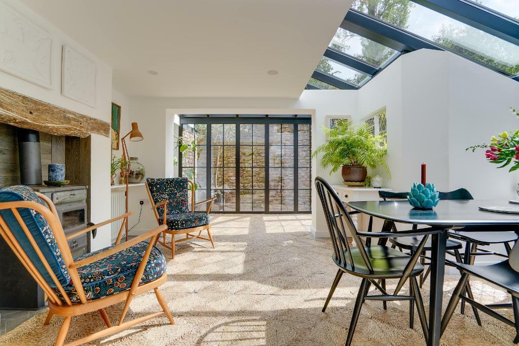 Family/dining room