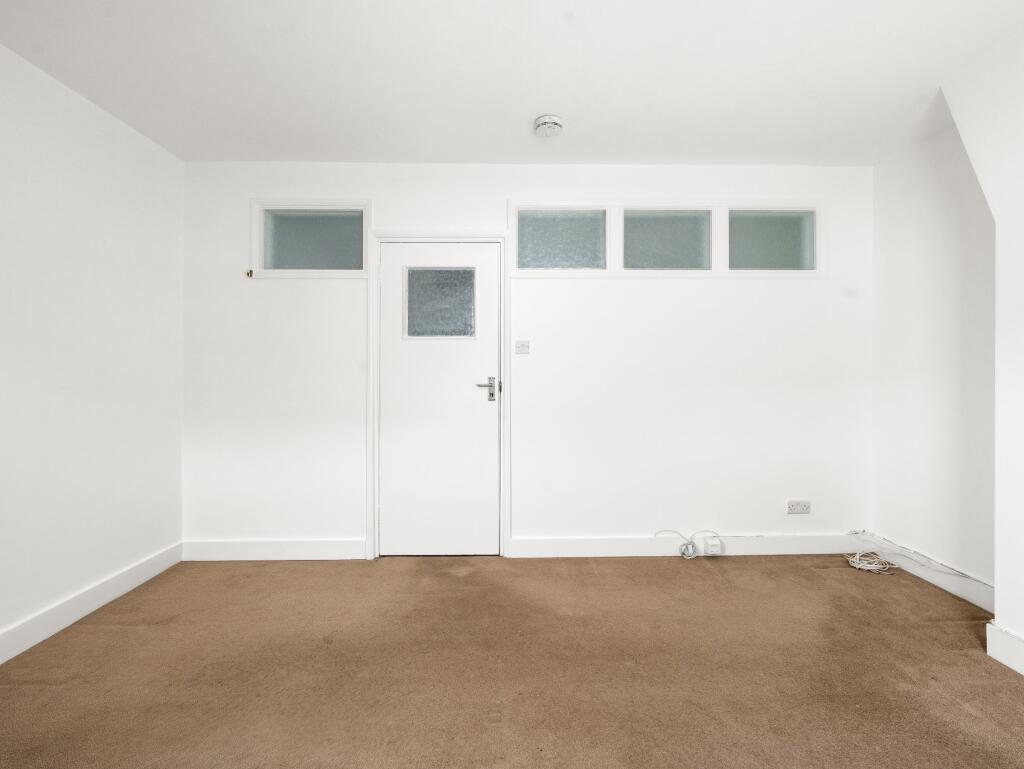 Bedroom (view b)