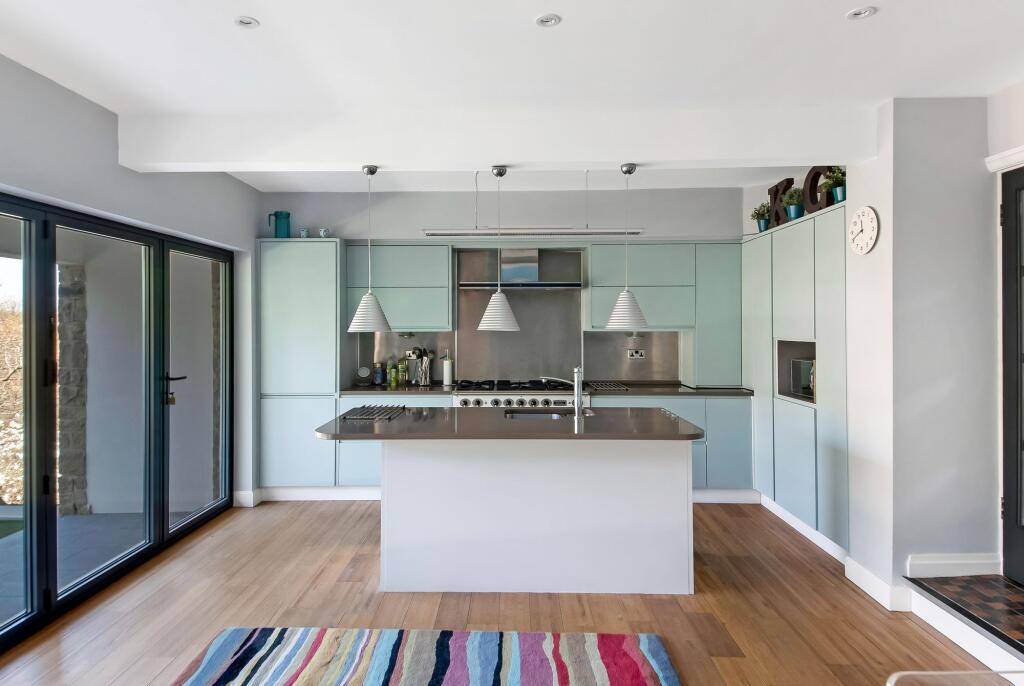 OPEN-PLAN DINING KITCHEN