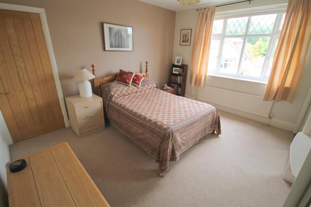 RR Bedroom 1i.JPG
