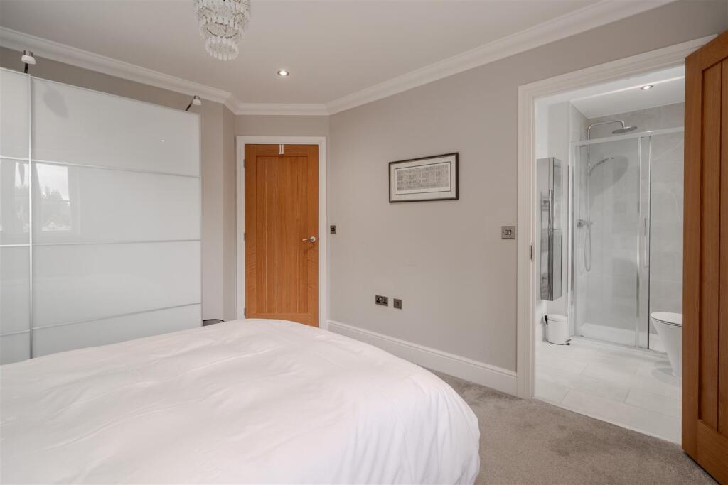 Bedroom3-3.jpg