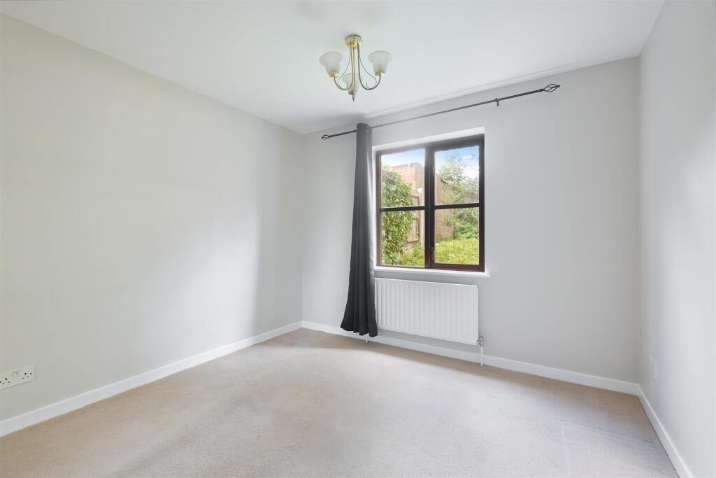 GRAYSHOT COURT, 2- (8).jpg