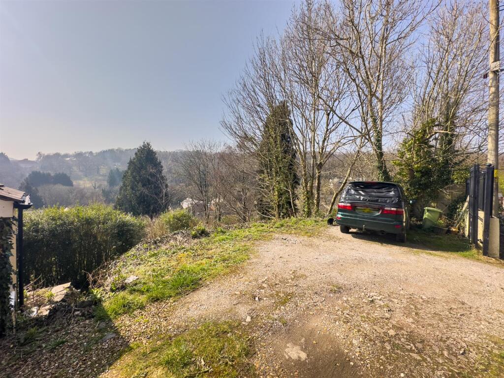 12 Lower Leigh Road-40.jpg