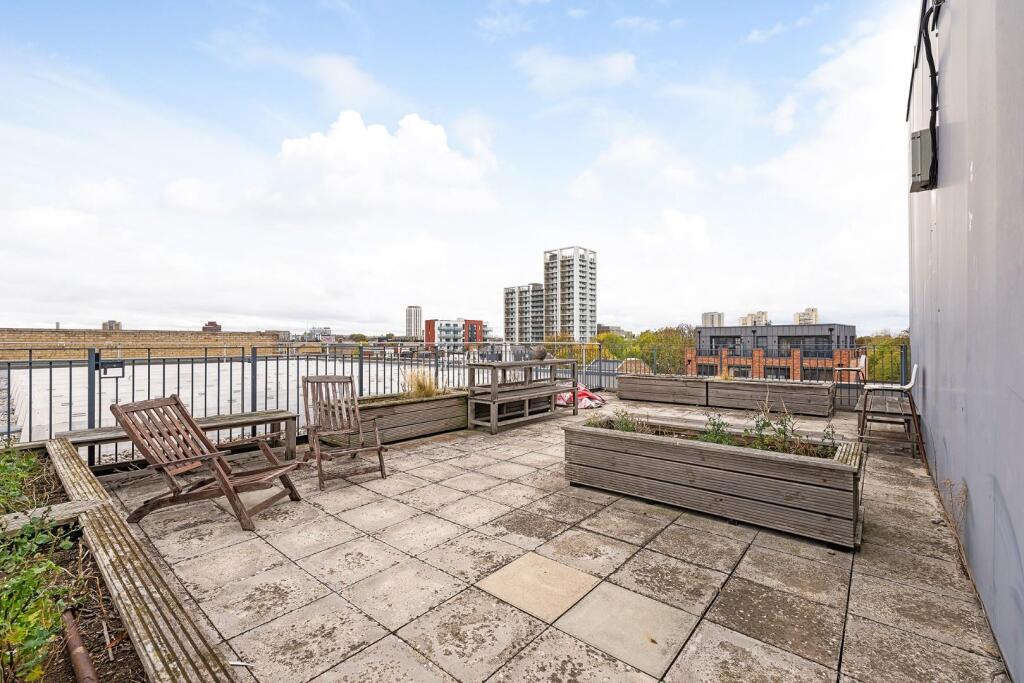 Communal terrace.JPG