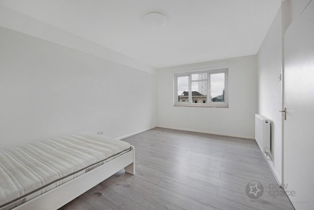 Commercial Road, Whitechapel, E1