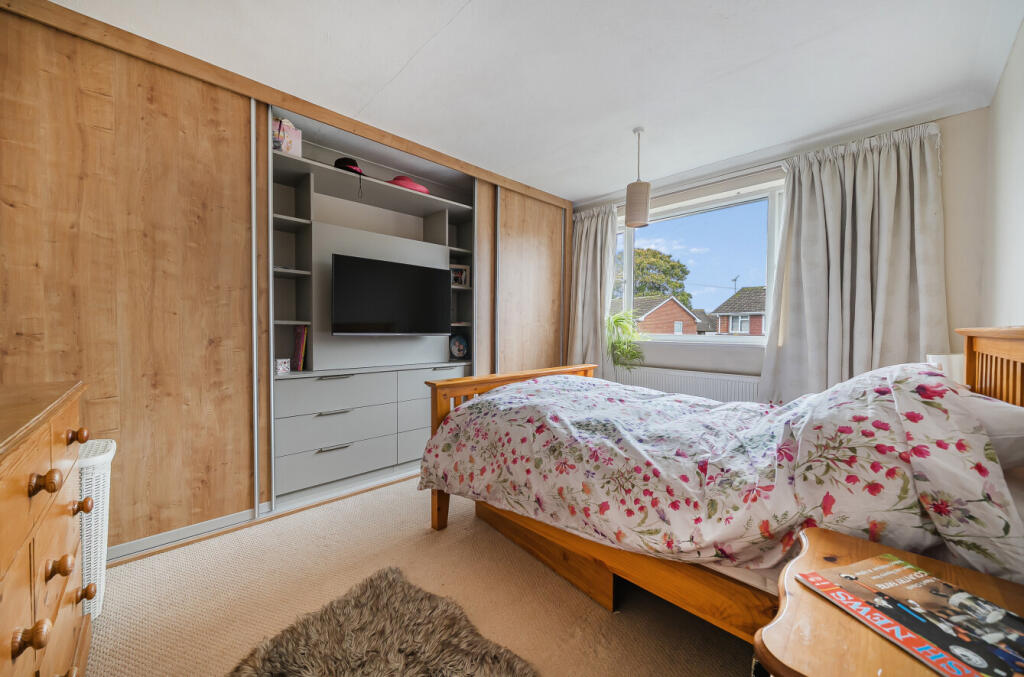 1376388-19-690b79...